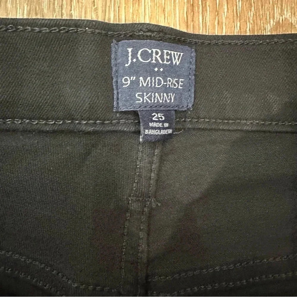 J. Crew 9" Mid-Rise Slim-Skinny Jean in Black Size 25 GUC - Picture 5 of 8